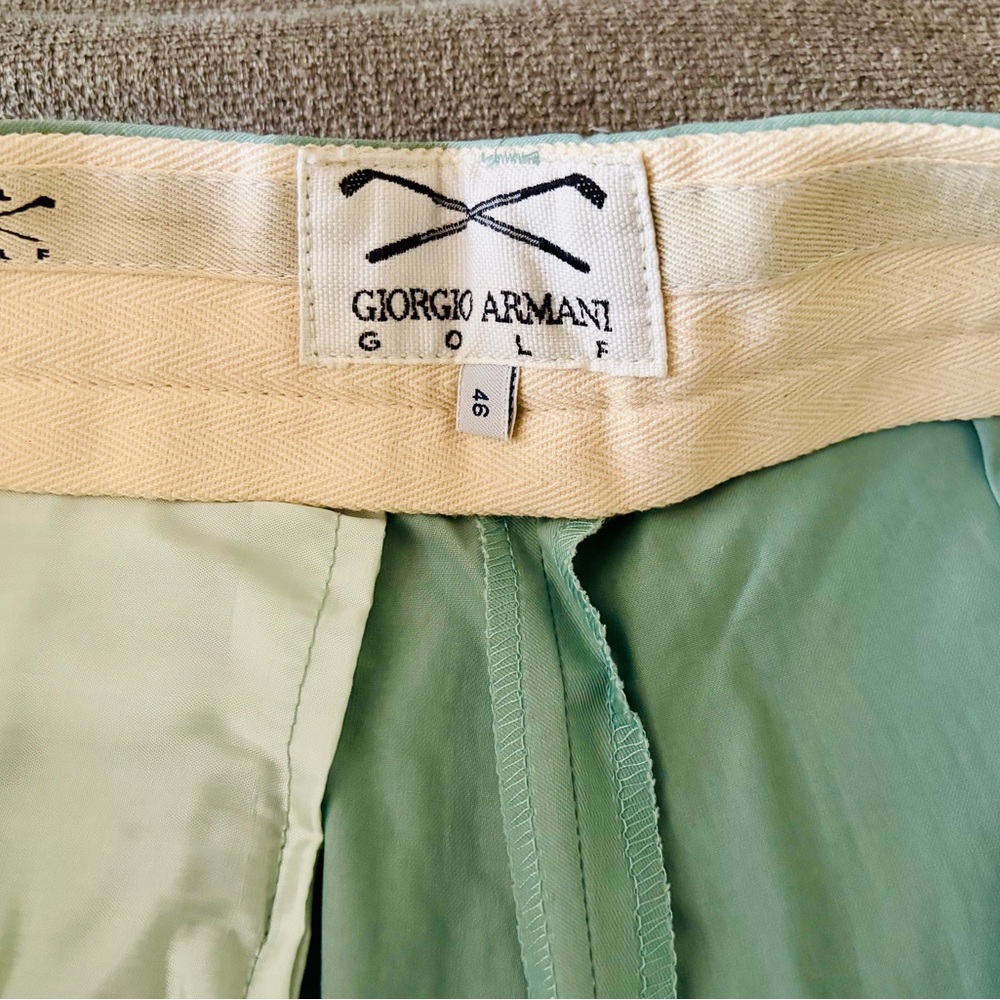 NWOT Giorgio Armani Golf Size EU 46 / Women’s XS Safe Green Trouser Front Shorts - Picture 2 of 12